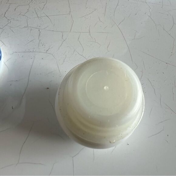 Vintage 1950's Milk Glass Belgium Apothecary set of two With Bubble Lid 5 X 2.5 - Picture 5 of 5